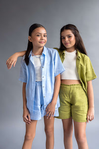 Linen short-sleeve shirt for kids, designed for a cool and comfortable fit