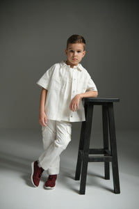 Cargo lapel shirt for kids with a practical design and stylish lapel detail